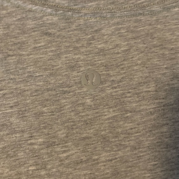 Lululemon long sleeve top gray size M/L - Picture 3 of 6